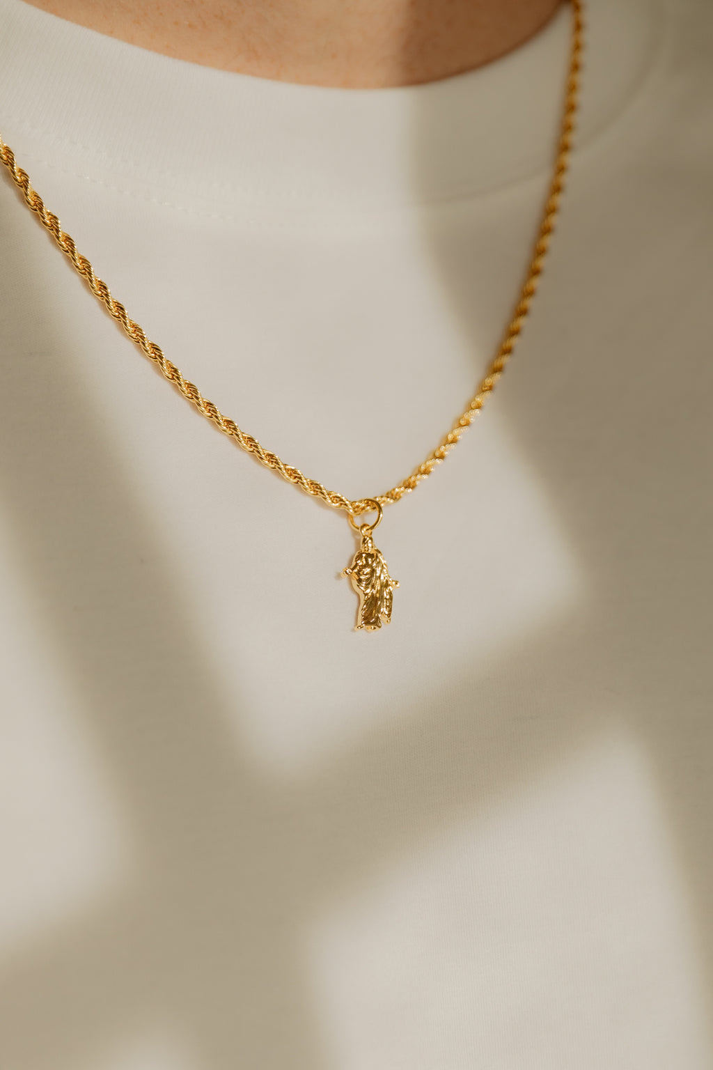 Christus Necklace - Gold 3mm